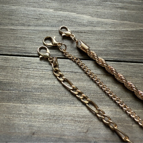 Lot of three gold-tone Chain Bracelets - Picture 3 of 6